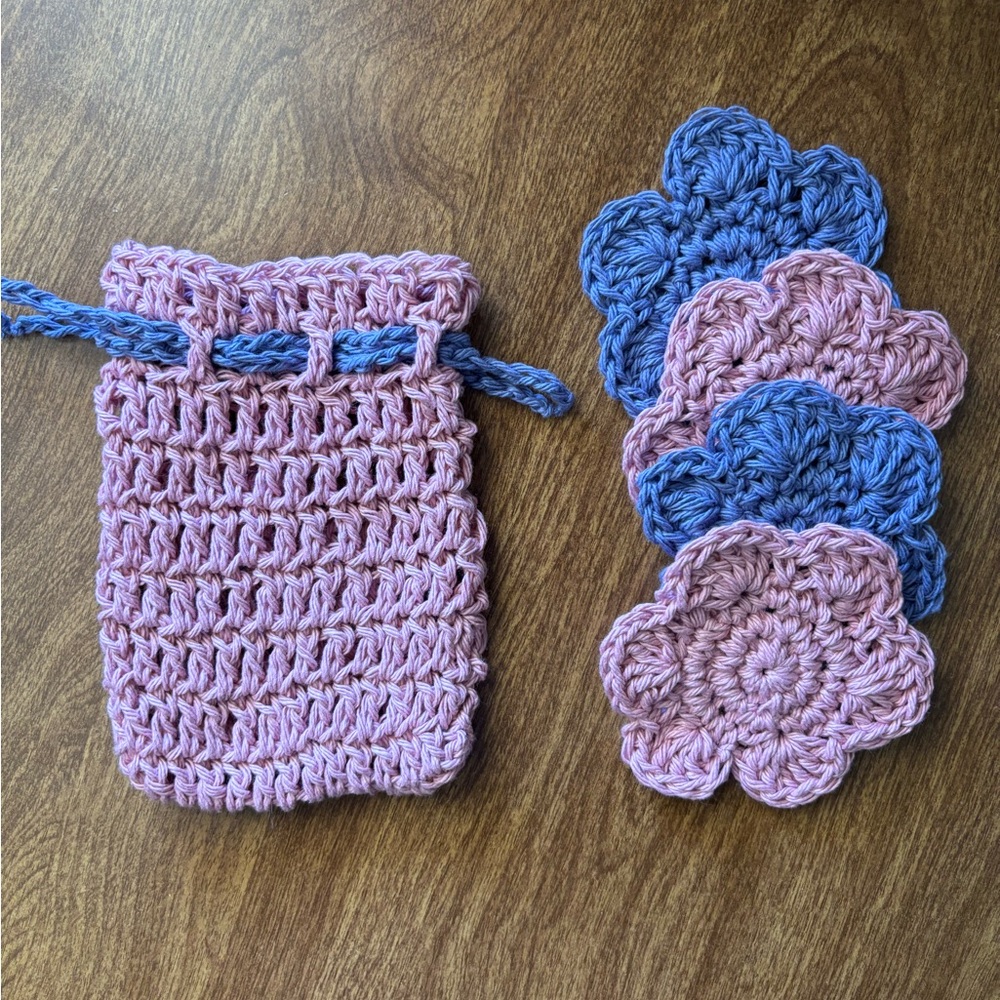 Handmade Crochet Face Scrubber Set With Bag - Picture 5 of 7